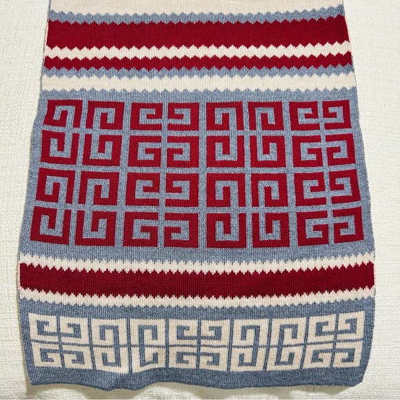 NWOT Givenchy 4G Monogram 100% Wool Unisex Scarf - Picture 7 of 12